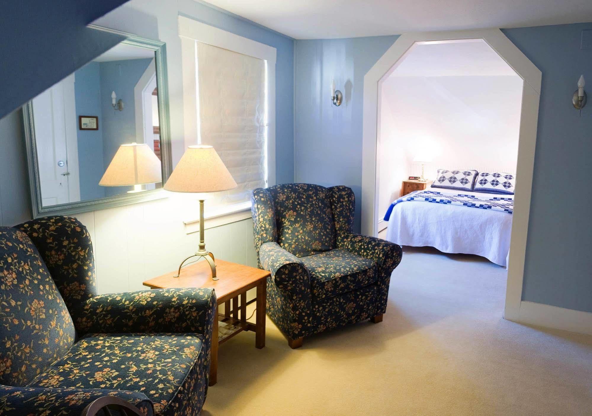 The Red Clover Inn Mendon Екстериор снимка