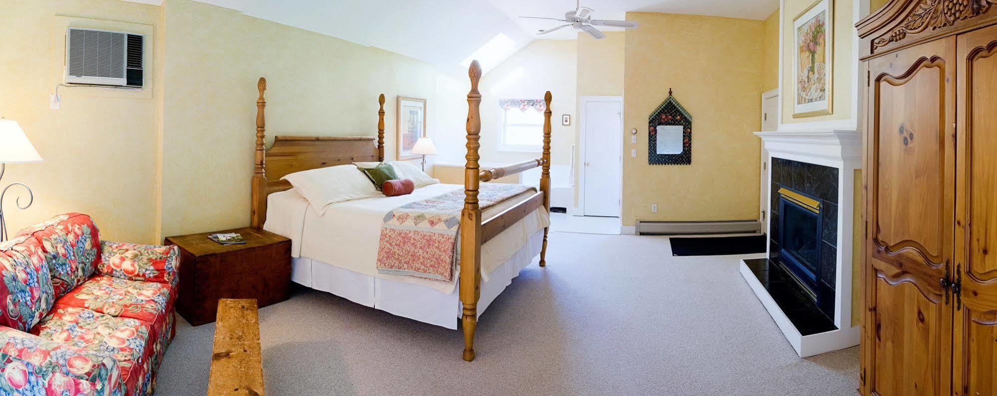 The Red Clover Inn Mendon Екстериор снимка